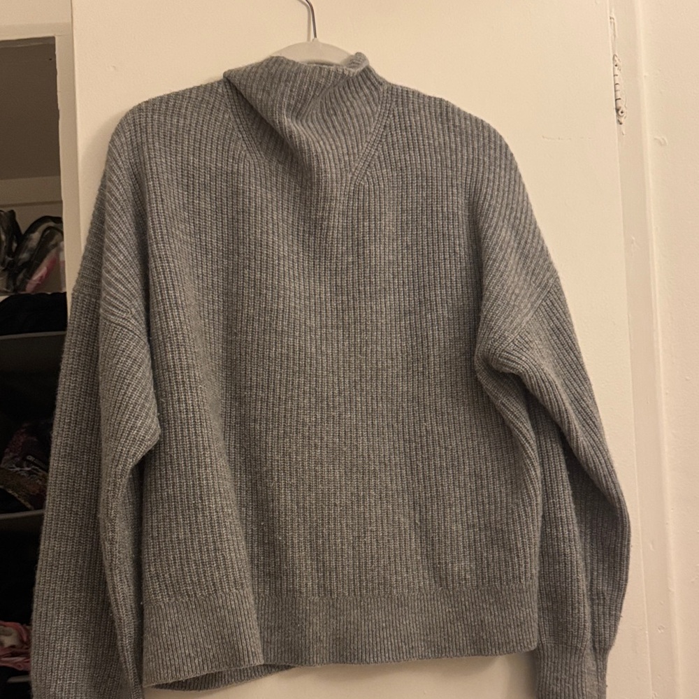 Club Monaco Gray Cashmere Sweater